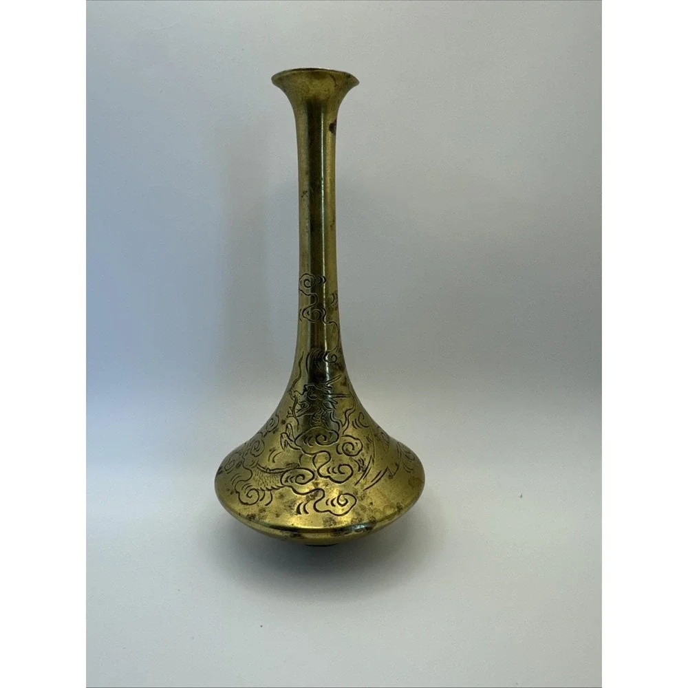 Antique engraved brass Chinese Vase etched dragon‎